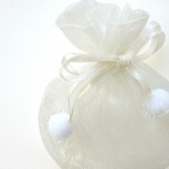 ボンボンポーチ：アイボリー